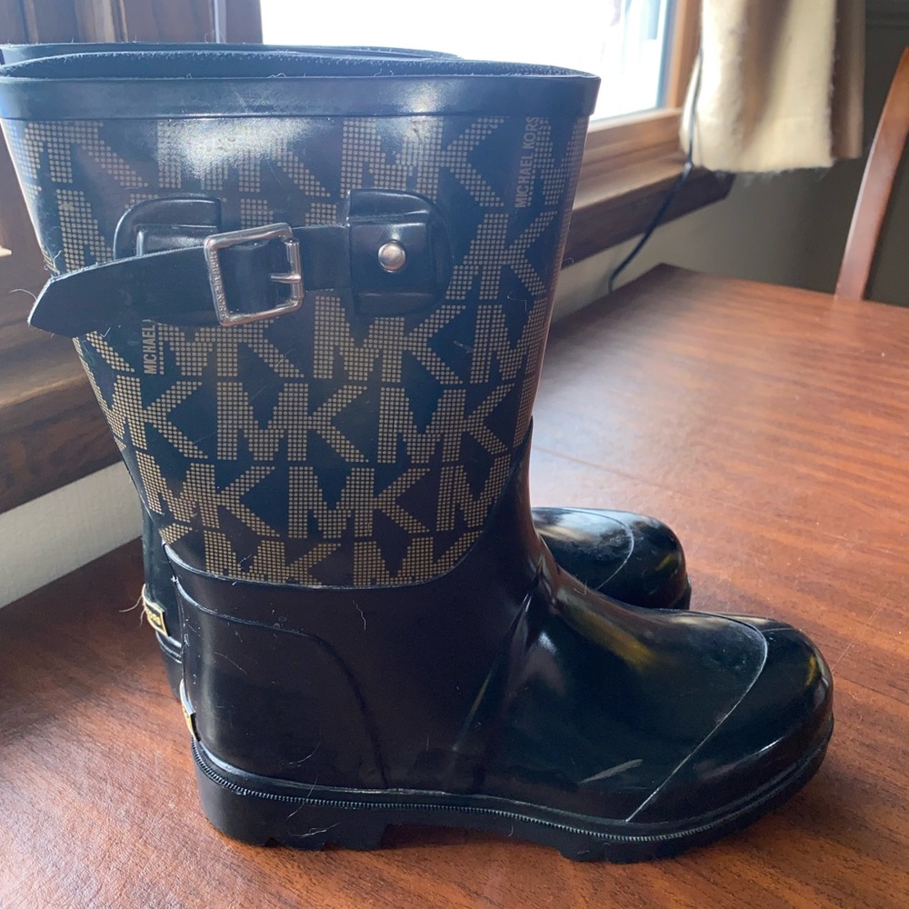 Michael kors rain boots
